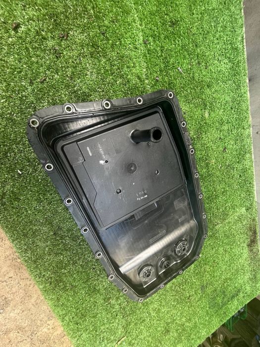 Кришка поддона коробки передач БМВ BMW ZF 6HP28X пластик Оригінал