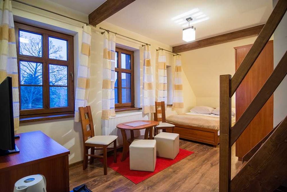 Willa Echo, idealna lokalizacja, centrum, komfortowe pokoje i apartamenty, parking, ogród, plac zabaw, pieszo wszędzie blisko :)