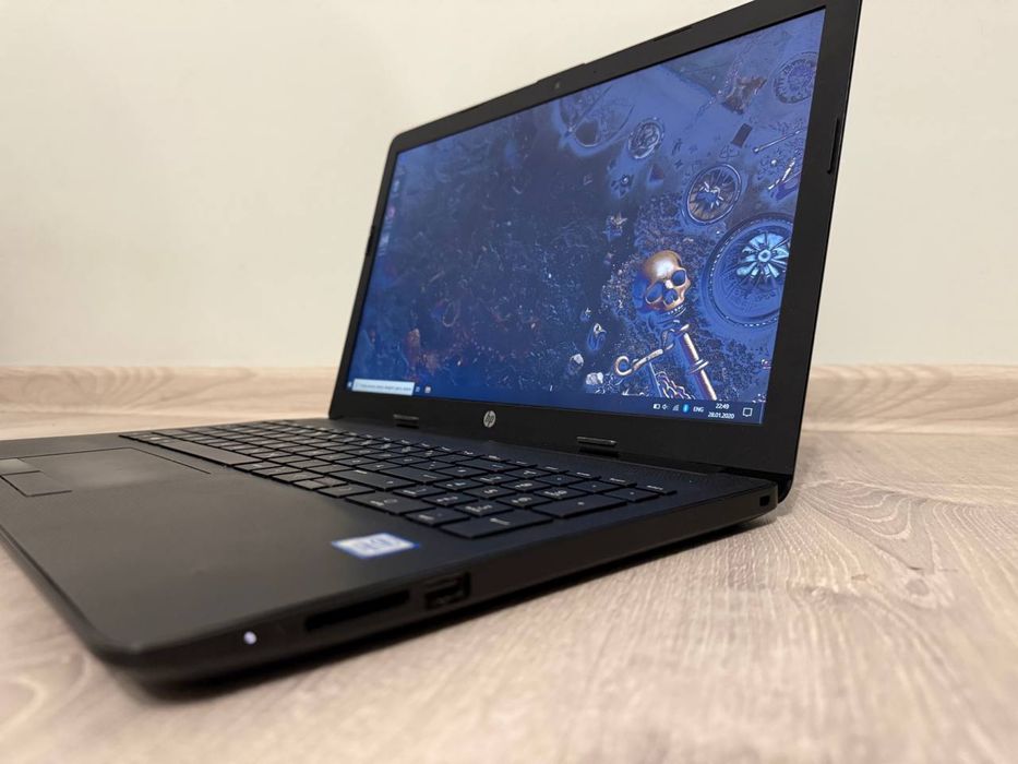 HP Laptop 15 / Intel i3-7020U / 8GB RAM / SSD 256GB + HDD 1TB