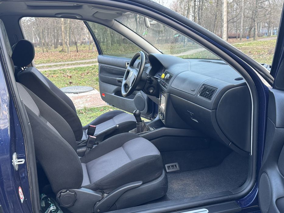 Продам Volkswagen Golf 4 1.4mpi