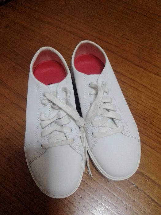 Sapatilhas brancas