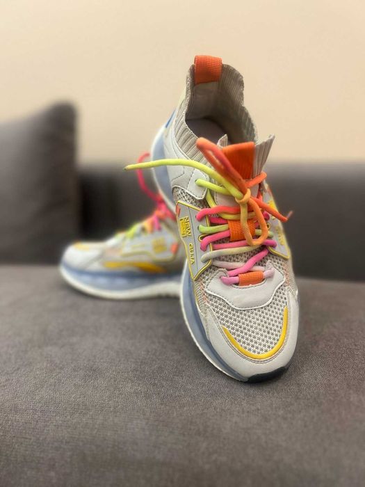 кросівки розмір 35-36