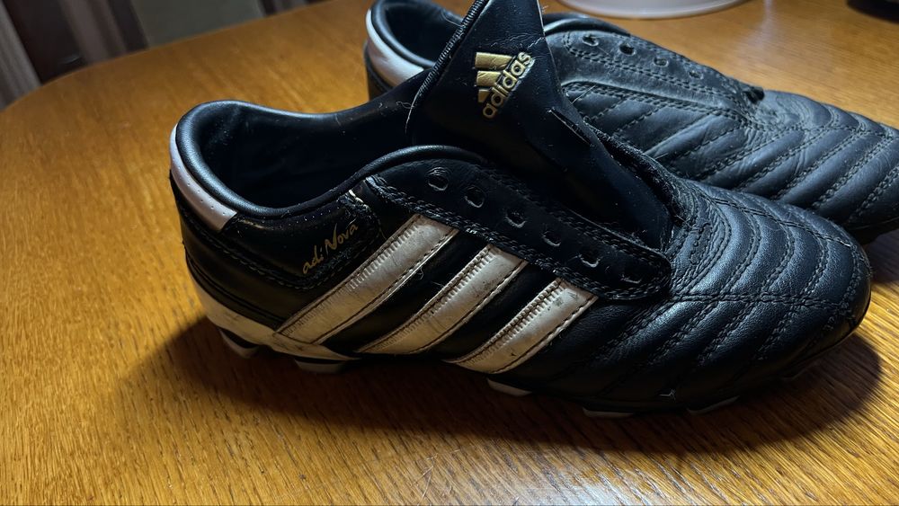 Бутси adidas, футбольні