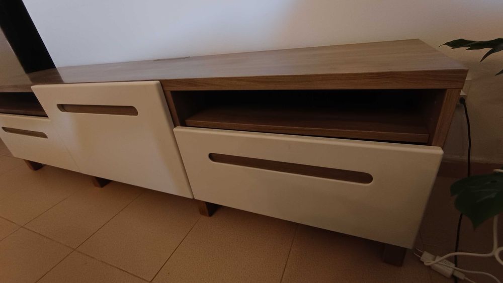 Móvel TV (IKEA besta)