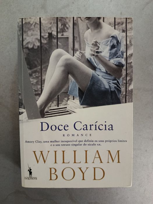 Livro  DOCE CARÍCIA ( como novo )