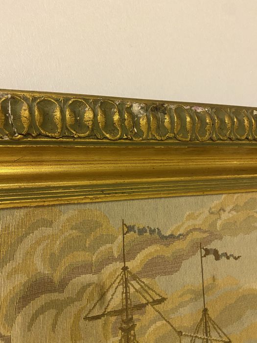 Grande Tapeçaria Com Moldura Dourada 220cm