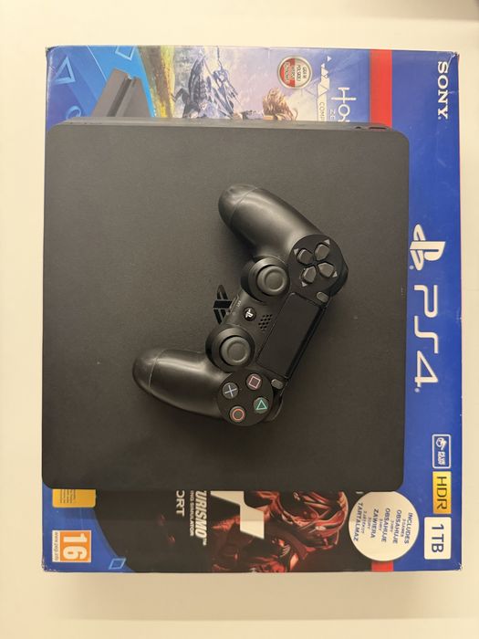 Konsola PS4 Slim 1TB + pad, karton i okablowanie