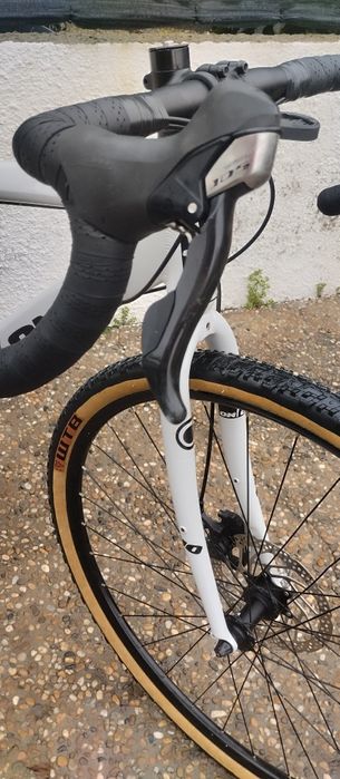 Bicicleta gravel como nova