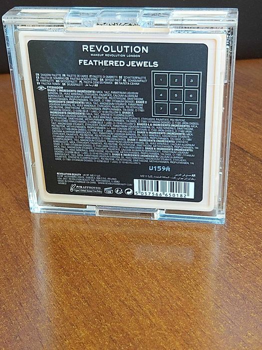 Cienie do oczu Makeup Revolution Ultimate Lights