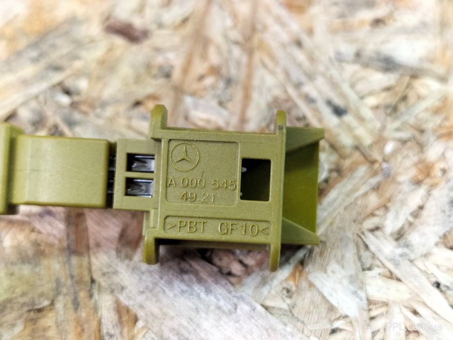 Mercedes A W177 18- Накладка кожух камеры лобового стекла A0005454921