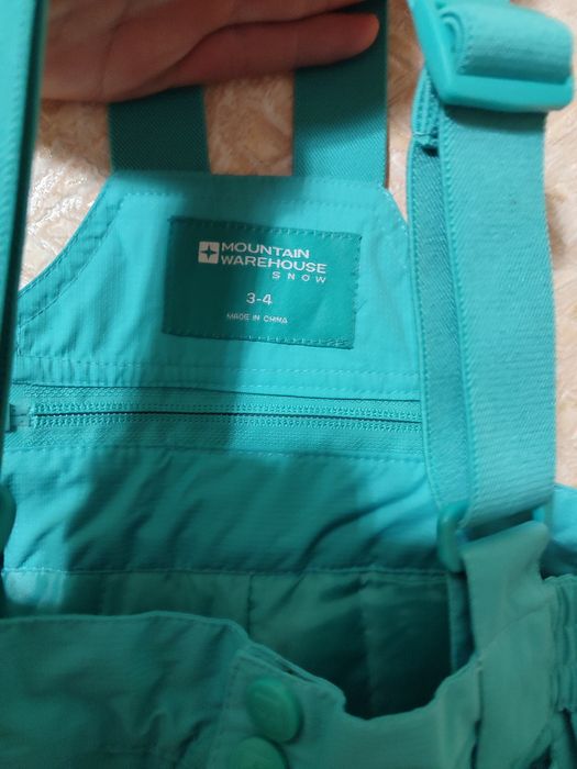 Продам фирменный комбинезон для девочки Mountain warehouse