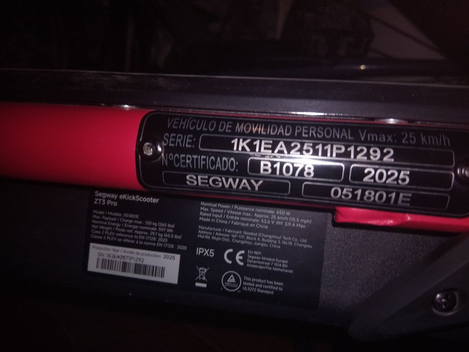 Vedo trotinete segway so tem 4 meses de uso e garantia de 3 anos