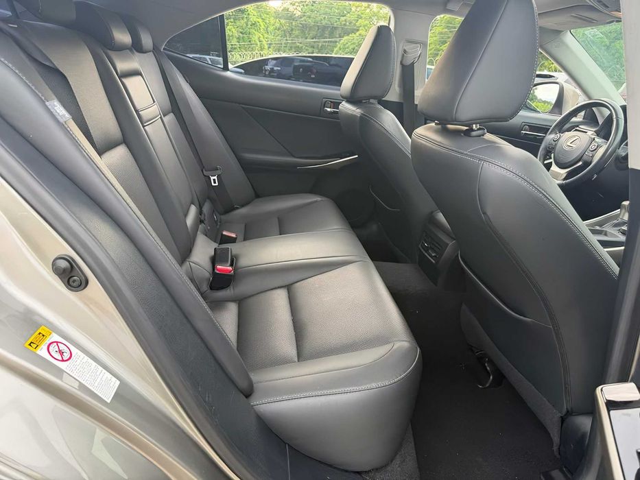 Lexus IS 250      2015