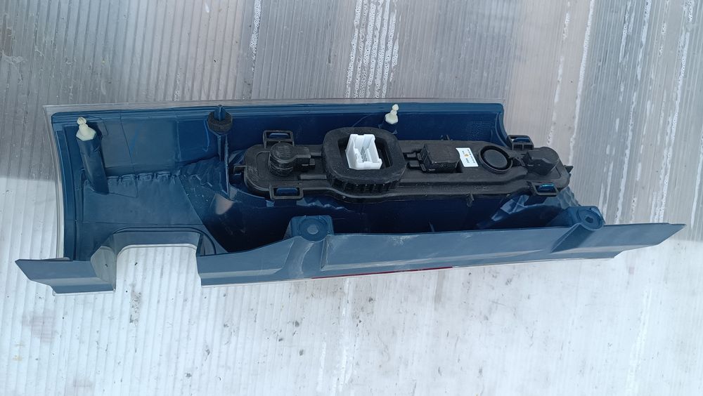 Vendo farolim traseiro de Renault cangoo ano 2013
