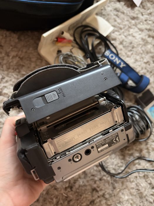 Kamera Sony Handycam DCR-w DCR-TRV270E