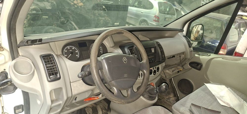 Renault Trafic 2007 2.0 dCi 115cv para peças