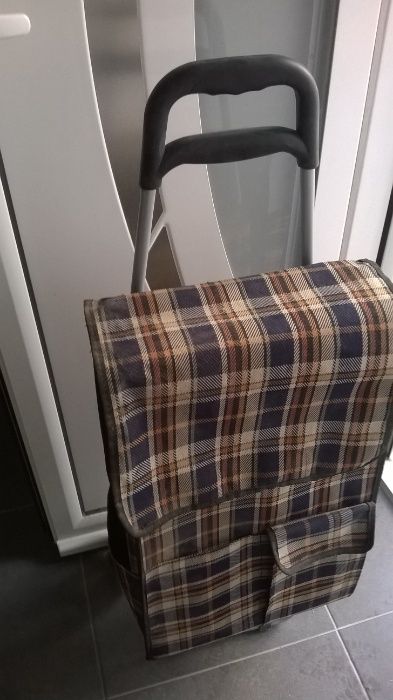 Carrinho de compras tipo TROLLEY