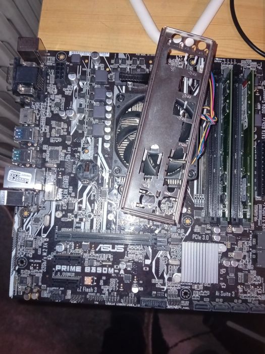 Płyta glowna Asus prime b350 +8 gb ddr4 +athlon 3000g am4