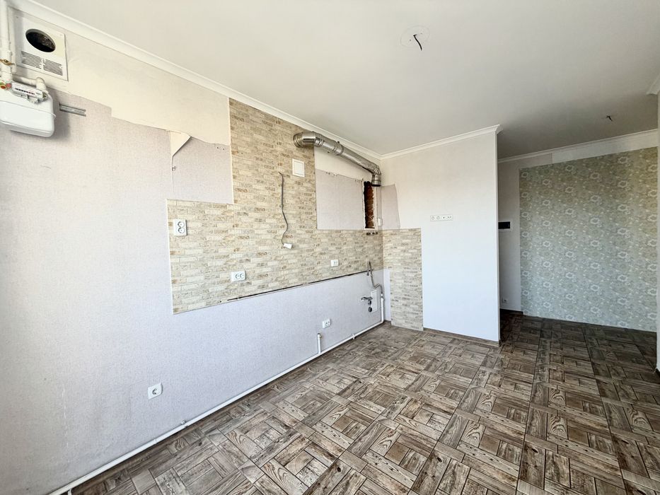 Продам. Однокімнатна 43м2 з ремонтом