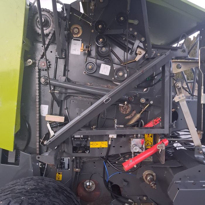 Prasa claas 374 RC transport gratis