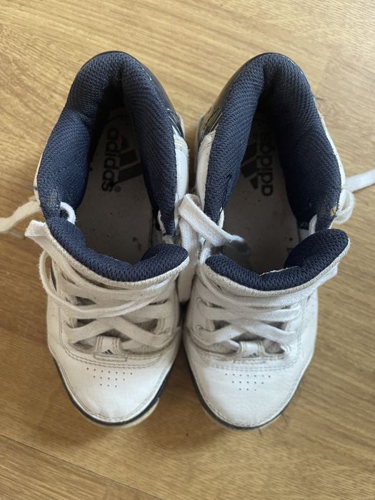 Кросівки adidas