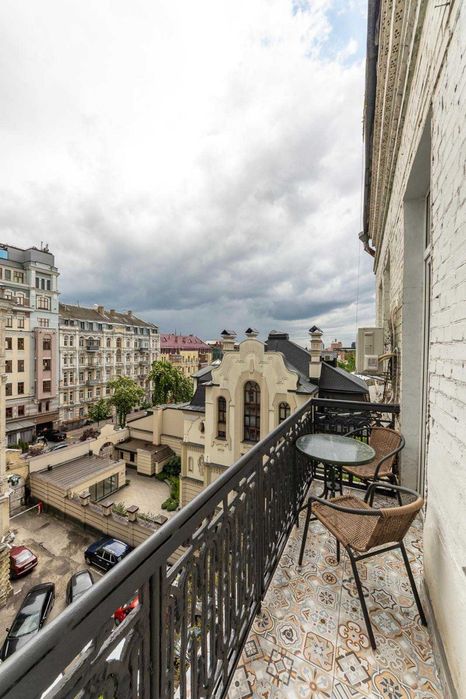 3 к.кв. в центрі Бул.Шевченка 9/28. Світло не вимикають .Без %