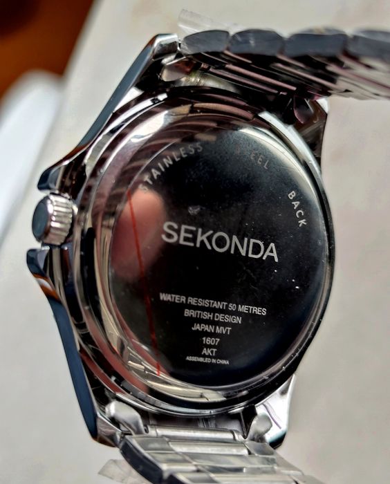 Relógio Sekonda Novo,entrego em mão Lisboa ou envio á cobrança