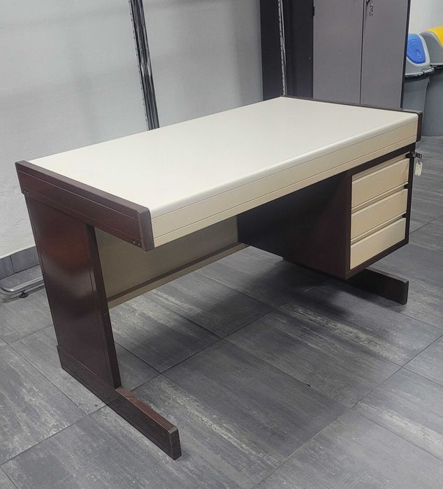 Secretária Vintage em Metal