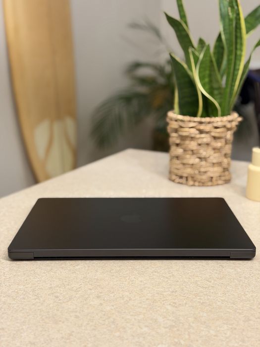 MacBook Pro 16” M3 Max 16CPU / 40GPU | 128 GB RAM | 1 TB | Space Black