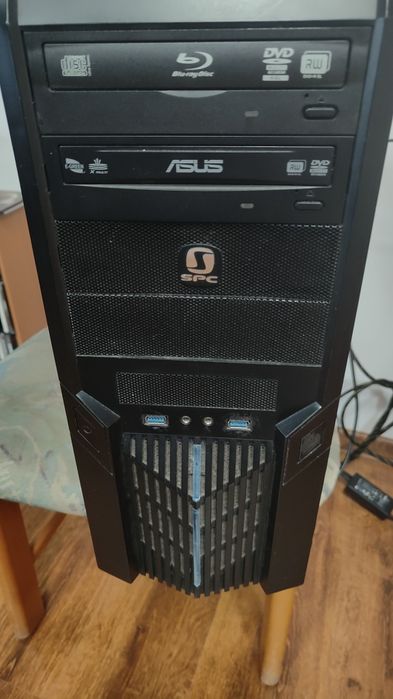 Komputer stacjonarny do gier i nauki - Komplet