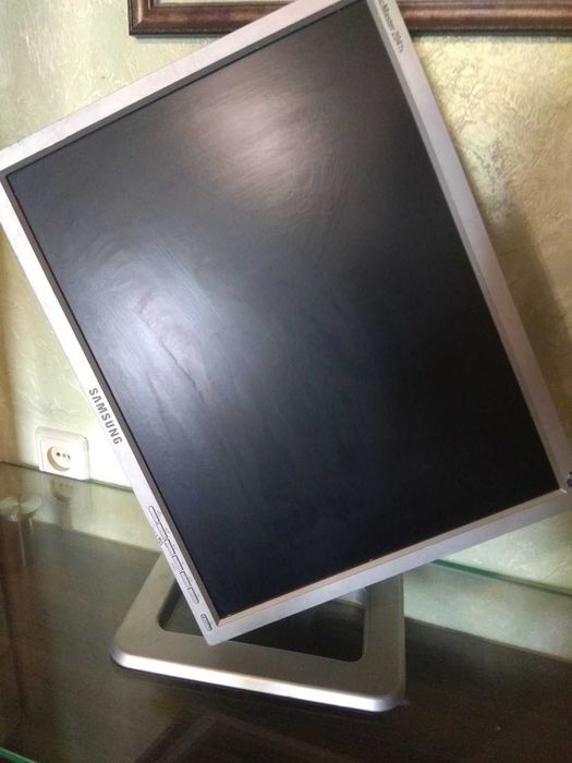 Монитор 20" Samsung 204Ts 1600x1200 4:3