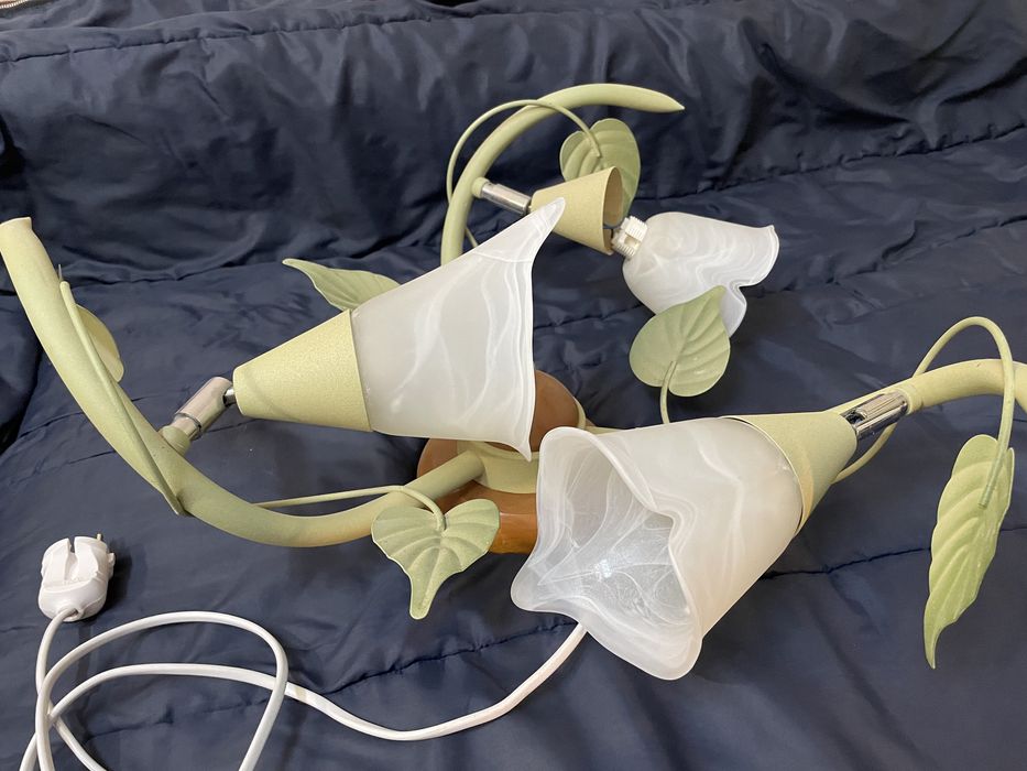 Светильник / люстра потолочная «лилии»