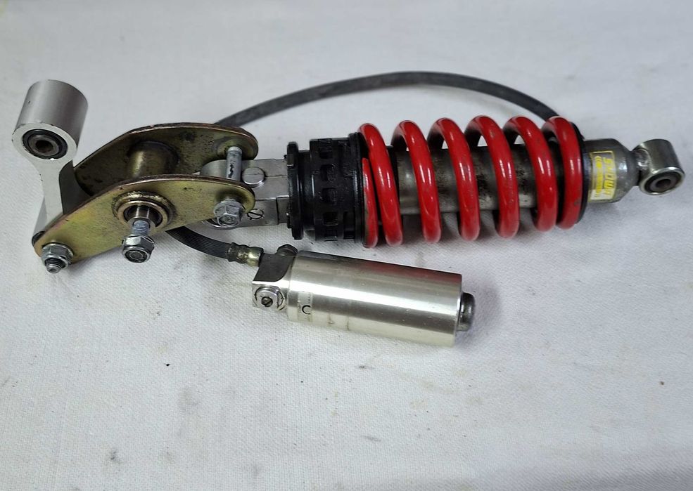 Amortecedor Showa MAL-G01 e Apoio oscilante F MV9