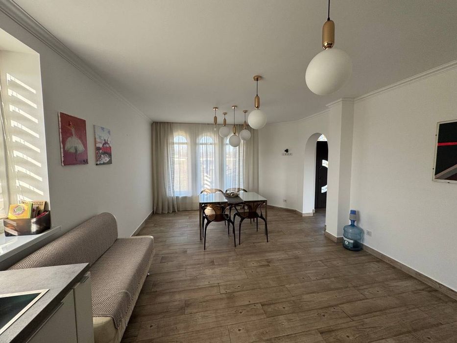 Продається двоповерховий сучасний житловий будинок в Коломиї