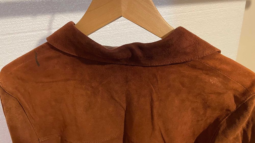 Camiseira de senhora, em pele genuína "Riccioli: La Pelle"