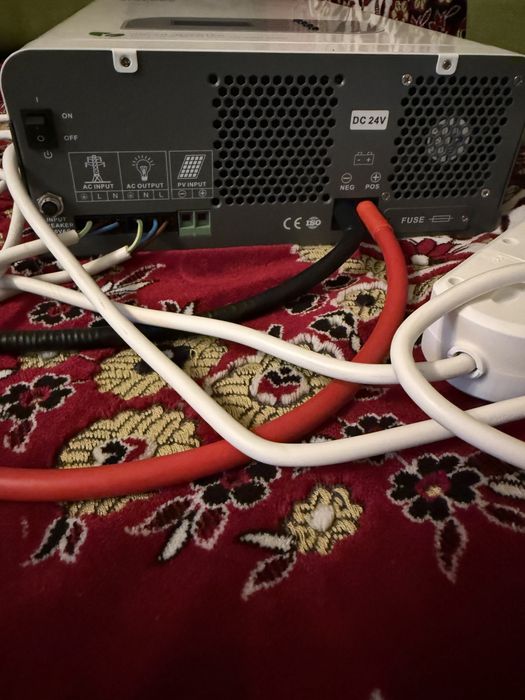 Гібридний однофазний інвертор