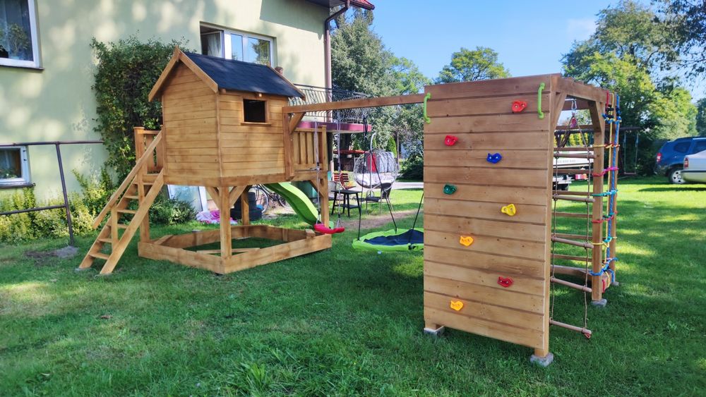 Plac zabaw-meble ogrodowe