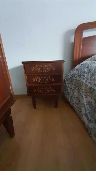 Mobiliário de Quarto Vintage - Peça Única e Decorativa