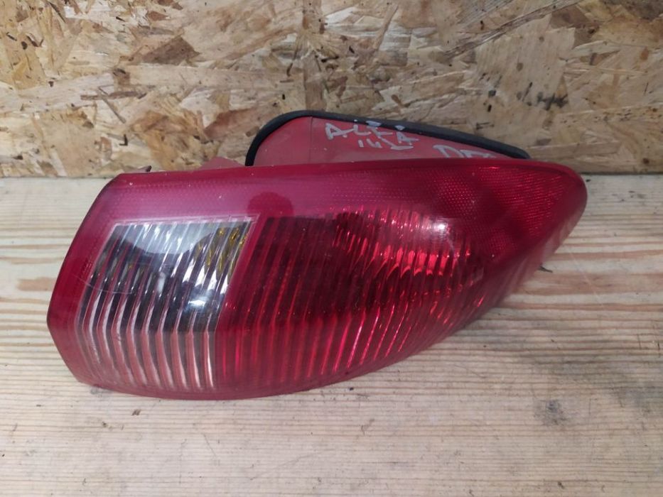 FAROLIM ALFA 147 - DIREITO