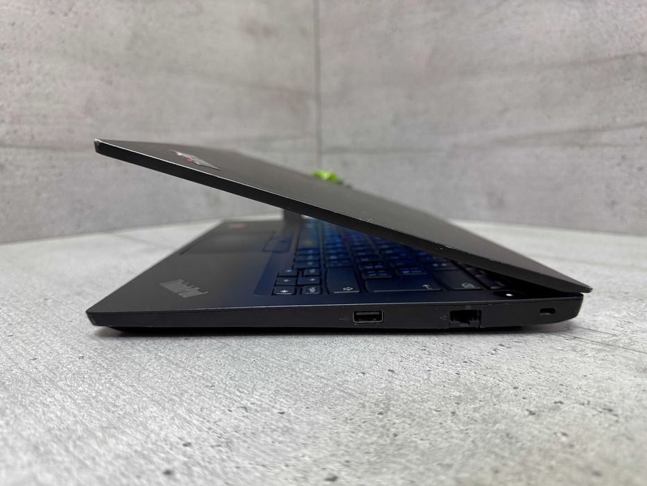 Стильний ноутбук Lenovo E14 Gen 3/Ryzen 3/8 ddr4/256 ssd/14 FullHD ips