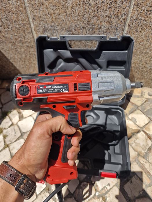 Pistola de impacto elétrica nova