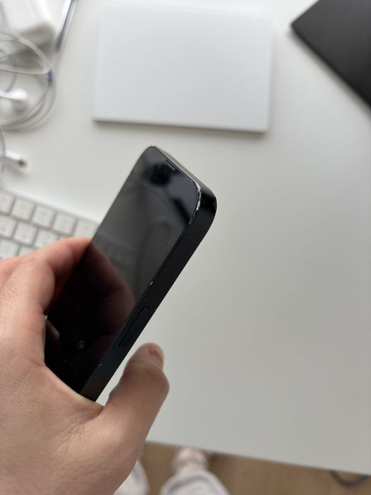 iPhone 13, 128GB Midnight com Apple EarPods