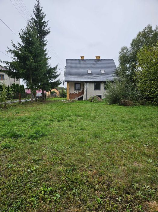 Przestronny dom z potencjałem – idealny dla rodziny