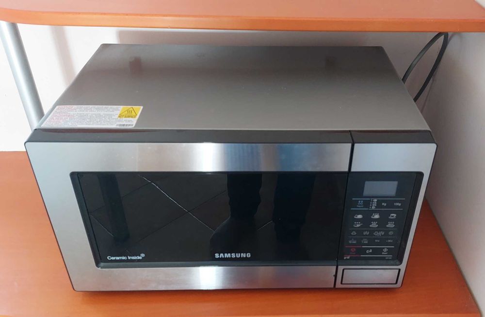 Kuchenka mikrofalowa Samsung GE73M