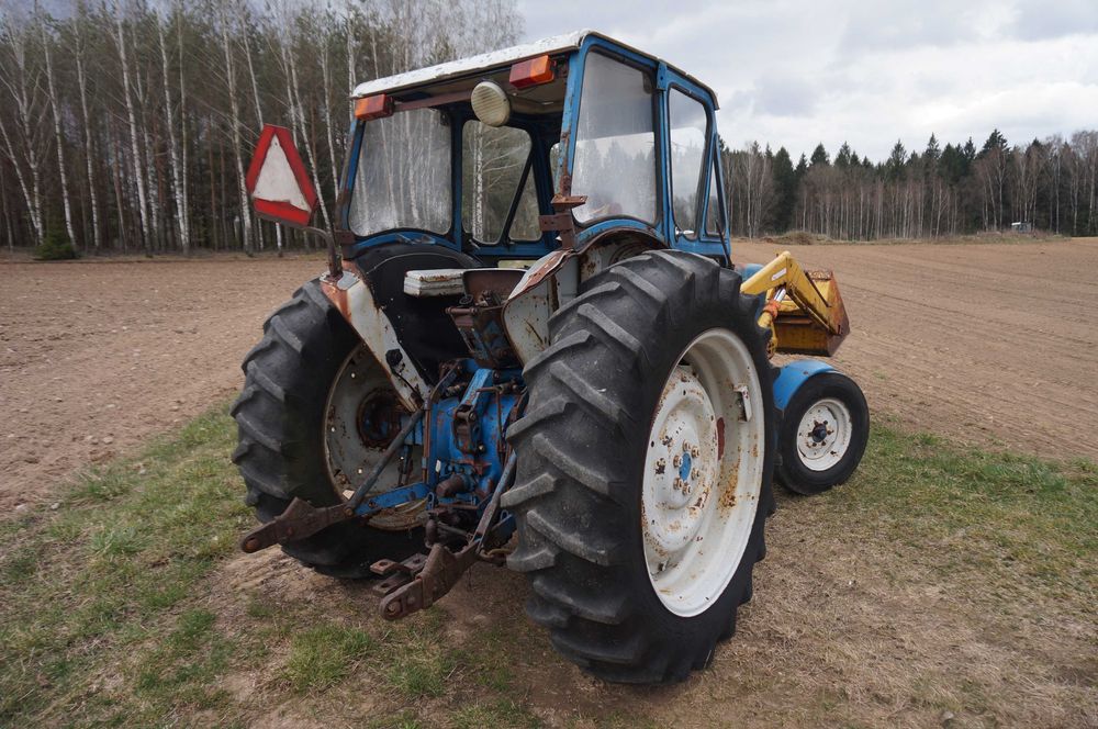 ciągnik ford 4000  z turem nie zetor