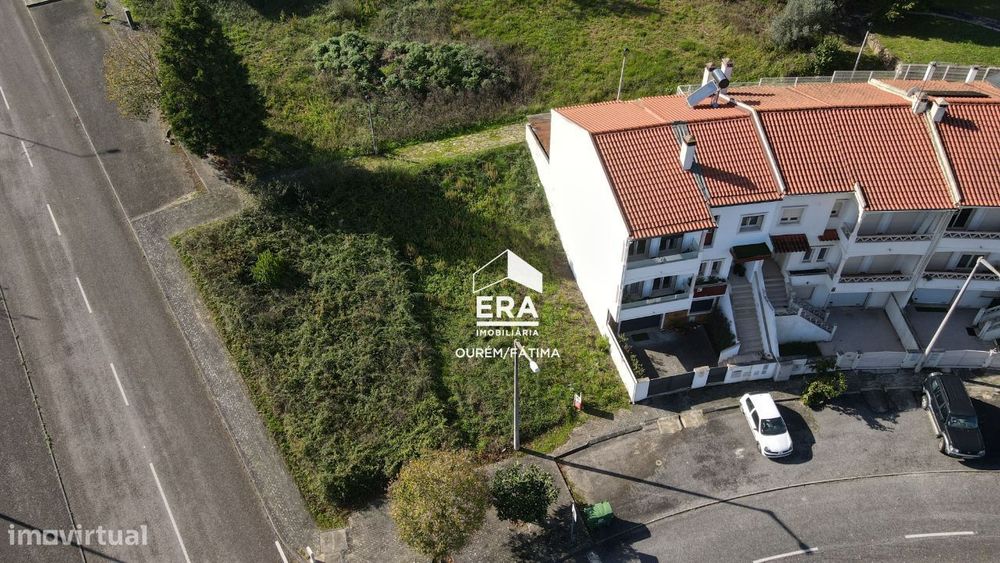Lote de terreno localizado em Leiria