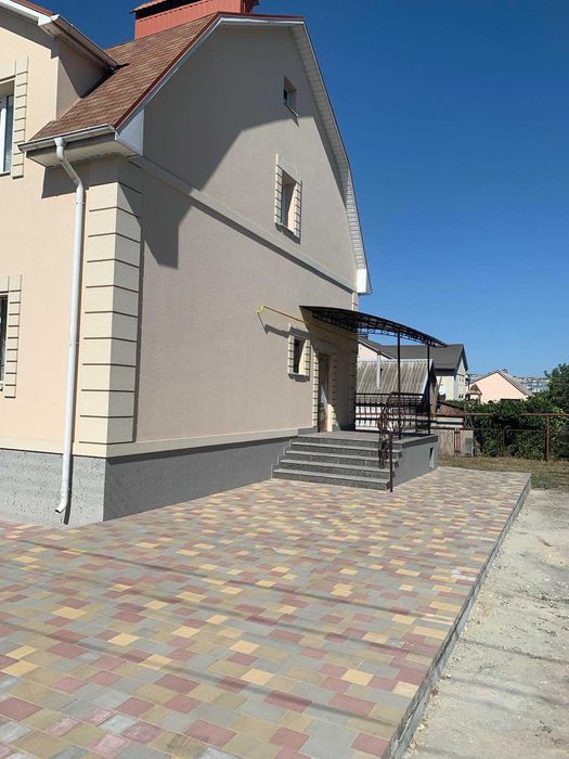 Продам Будинок в районы ж/м Тополь, с. Дослідне.