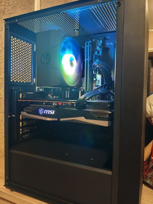 Komputer do gier Ryzen 5600 / RX 6650XT / 16RAM / 512SSD / WIN10