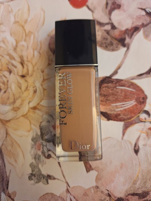 【新品・未使用】Dior FOREVER SKIN GLOW 1N 30ml Christian Dior Dior Forever Skin Glow Foundation 30ml #1N