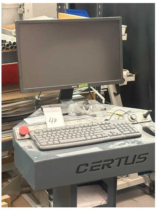 Frezarka trzyosiowa CNC + panel operatorski CERTUS